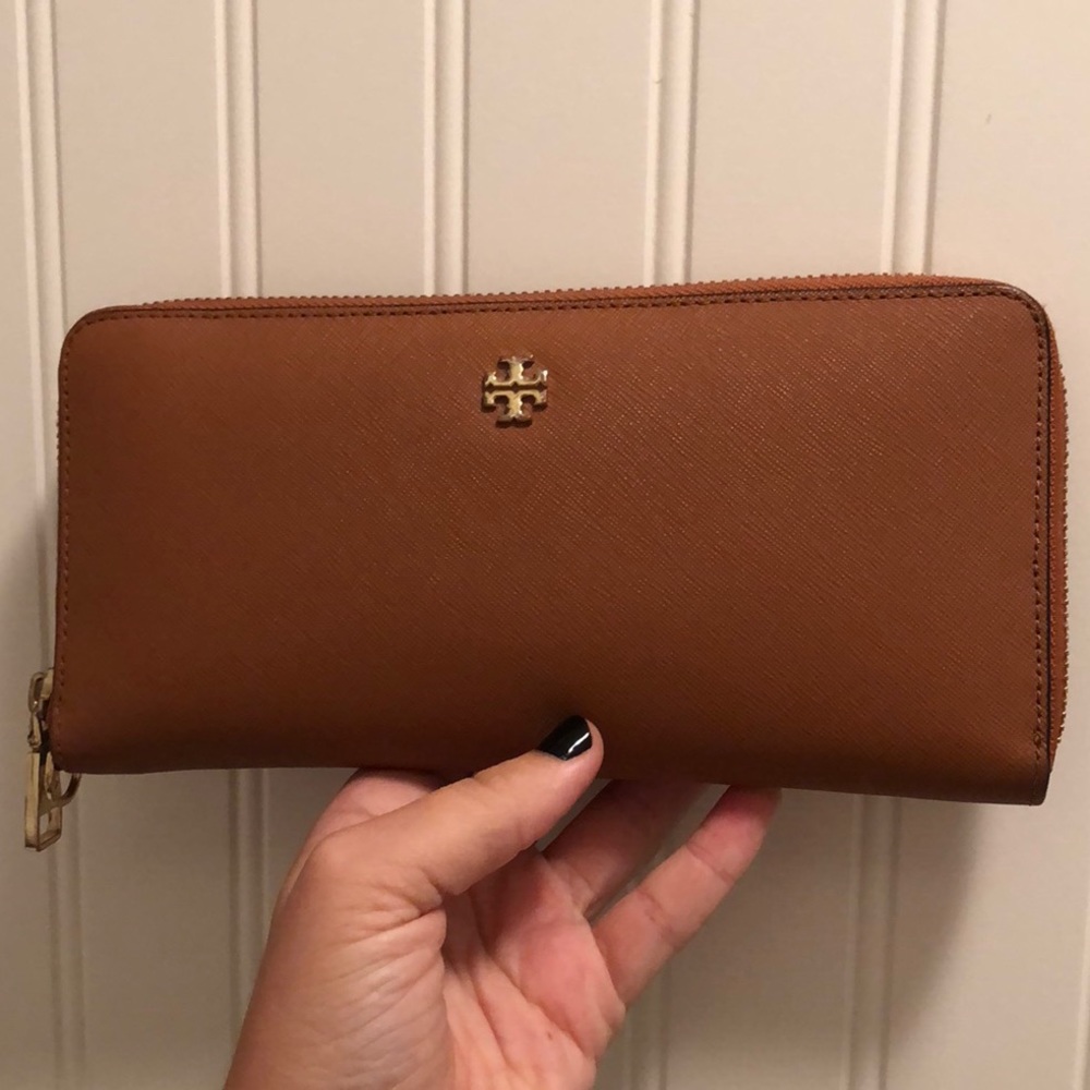 Tory Burch wallet